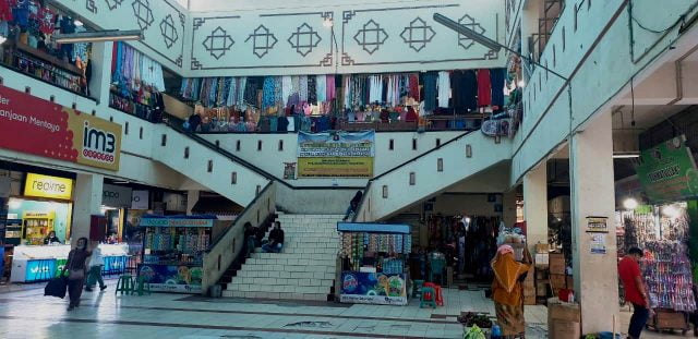 Pusat Perbelanjaan Mentaya