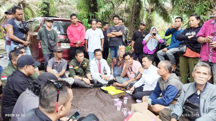 Ratusan Warga Penyang