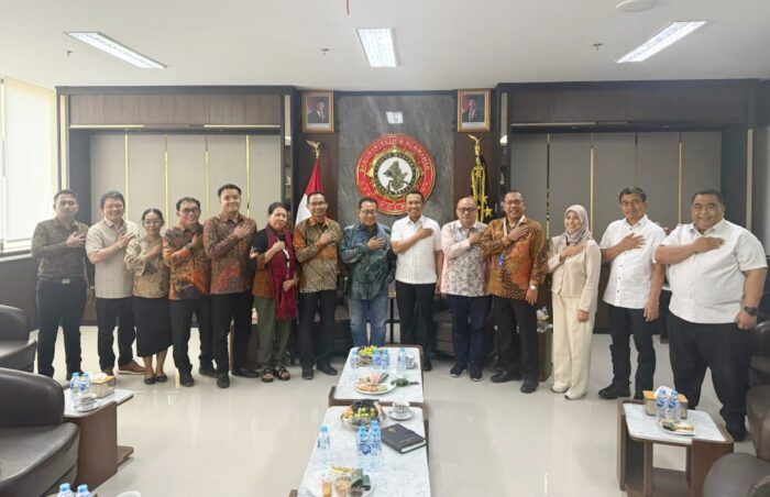 Ketum dan sekjen smsi